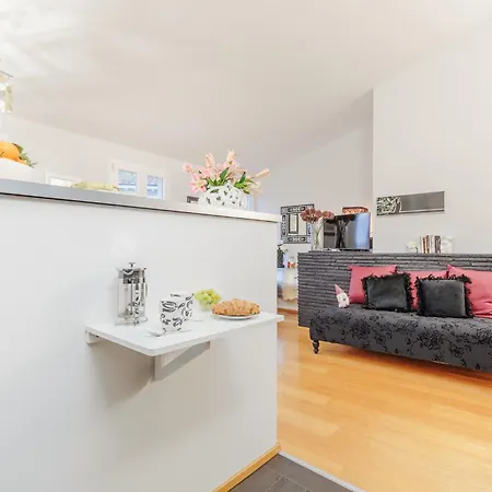 Casa Elo: Smart, Convenient And Spacious In